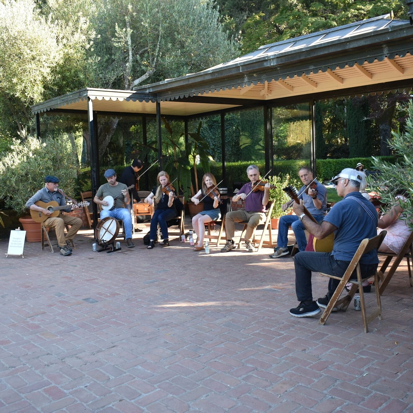 DSC_0202 (1) Relax on the lawn with live acoustic music.